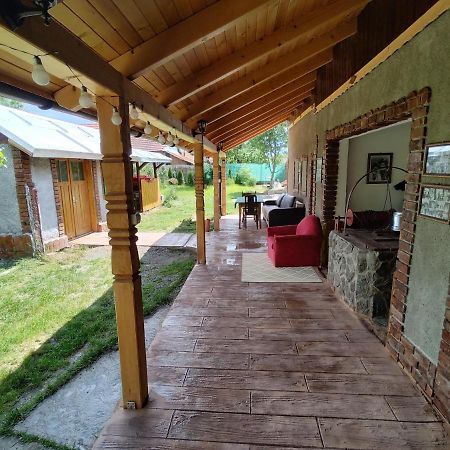 La Tataia Zahei Hotel Dragus Kültér fotó
