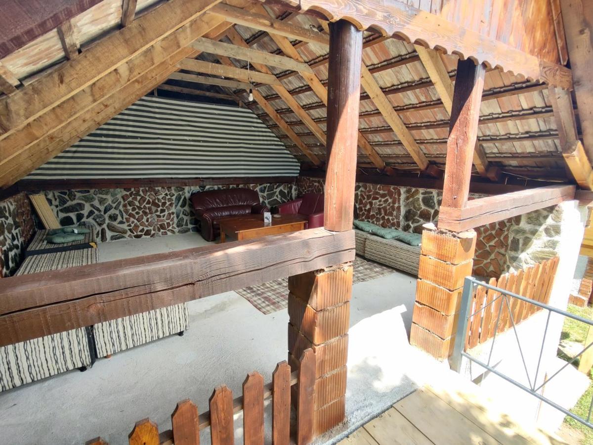 La Tataia Zahei Hotel Dragus Kültér fotó