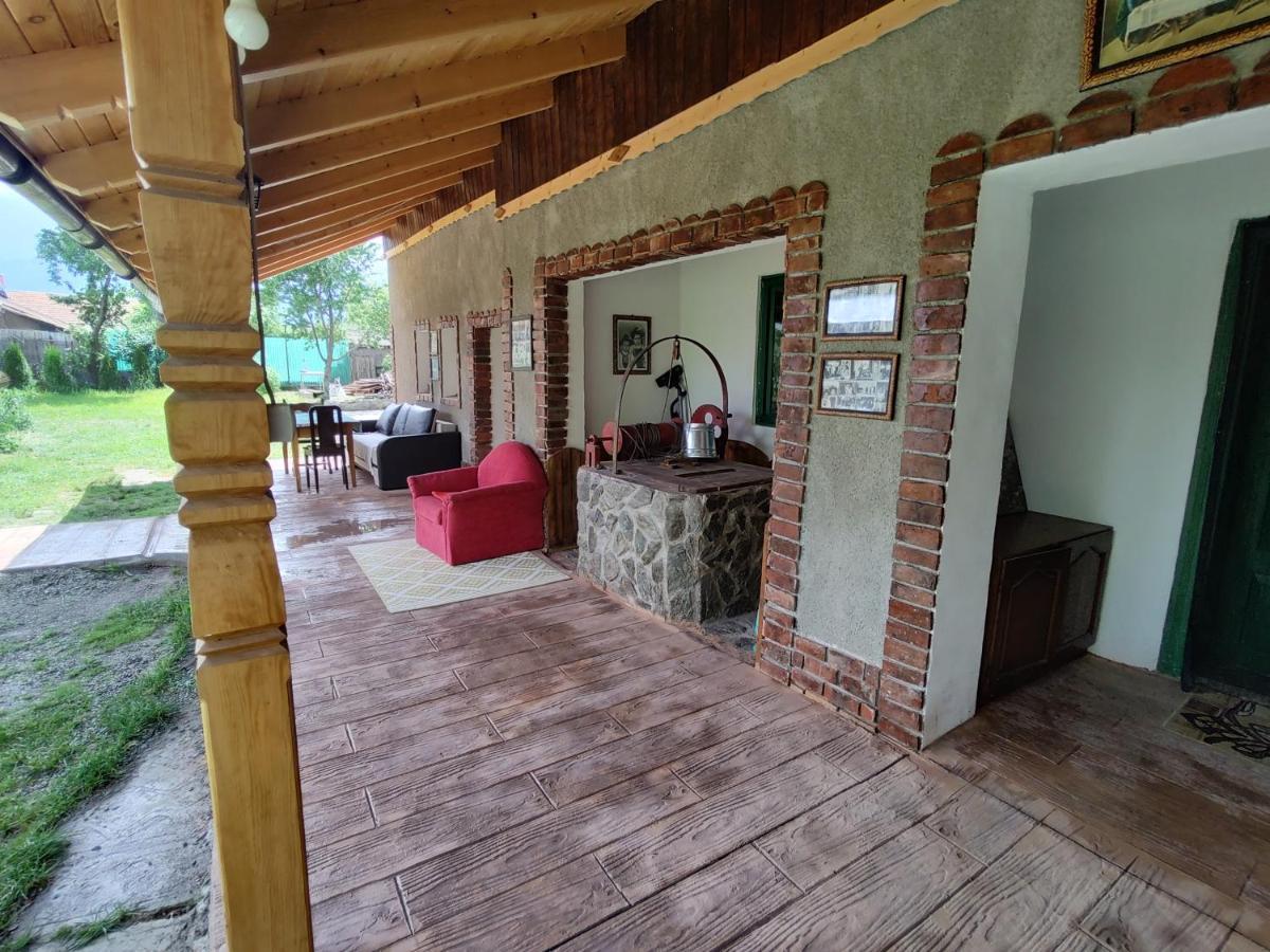 La Tataia Zahei Hotel Dragus Kültér fotó