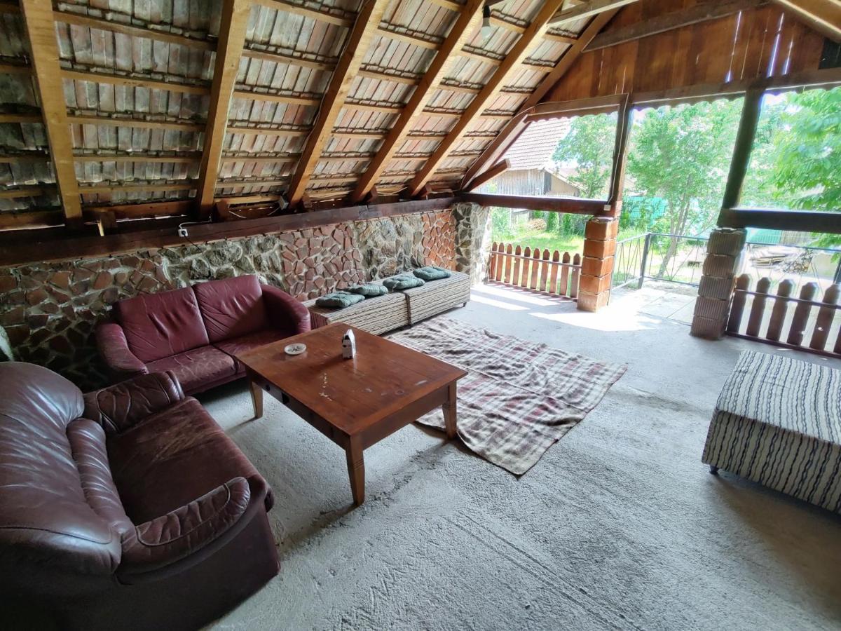 La Tataia Zahei Hotel Dragus Kültér fotó