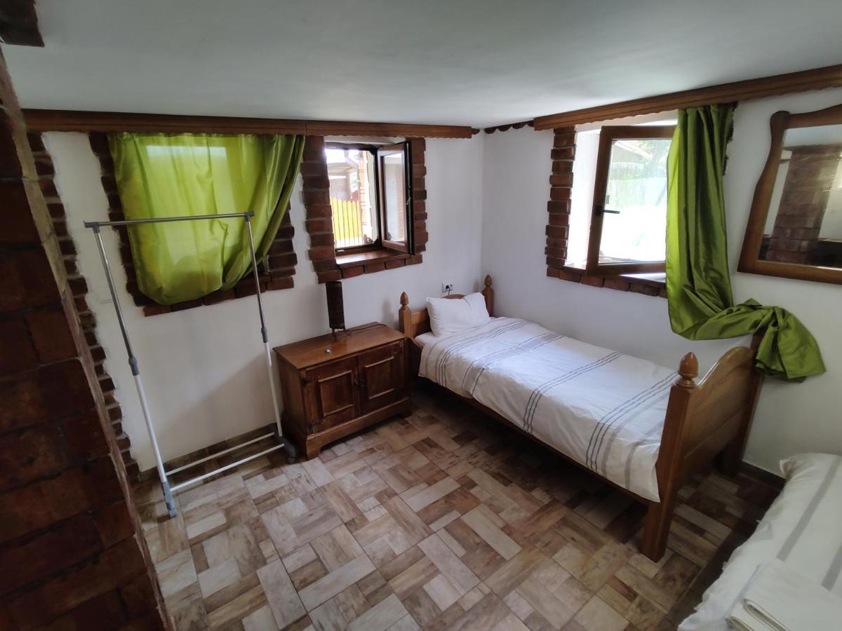 La Tataia Zahei Hotel Dragus Kültér fotó
